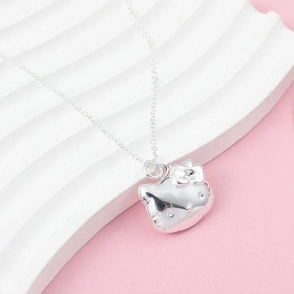 Hello Kitty Locket Necklace - Picture 5 of 7